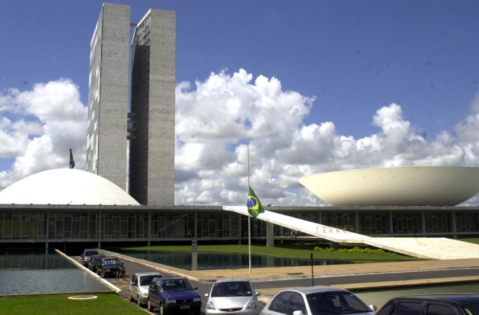 Pressão da CUT faz MP da Carteira Verde e Amarela caducar