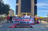 Sindicom-DF se une a manifestantes em protesto por redução de juros e melhor distribuição de renda