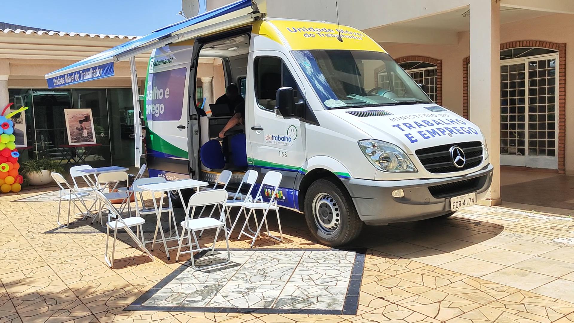 Unidade Móvel do Trabalhador presente no Clube dos Comerciários