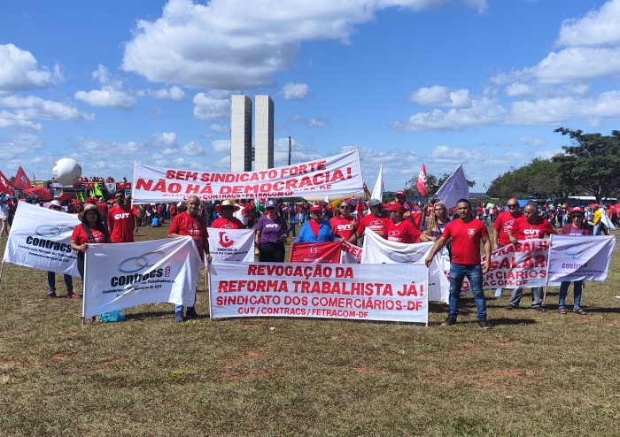 Sindicom-DF homenageia a Contracs pelos seus 34 anos de dedicação à luta dos comerciários e comerciárias