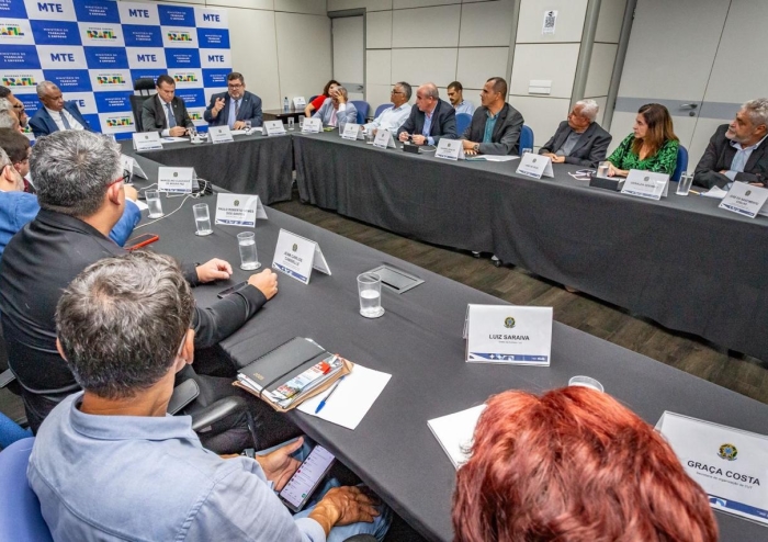 Dirigente comerciária destaca fortalecimento sindical em reunião com ministro Luiz Marinho